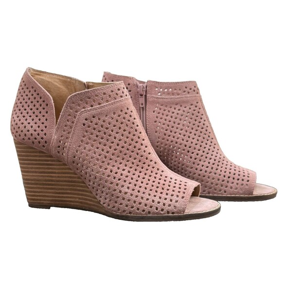 Lucky Brand Wedge Bootie Lilac Suede 8.5 Boho Pierced Peep Toe Jazley Ankle Boot - Picture 1 of 6